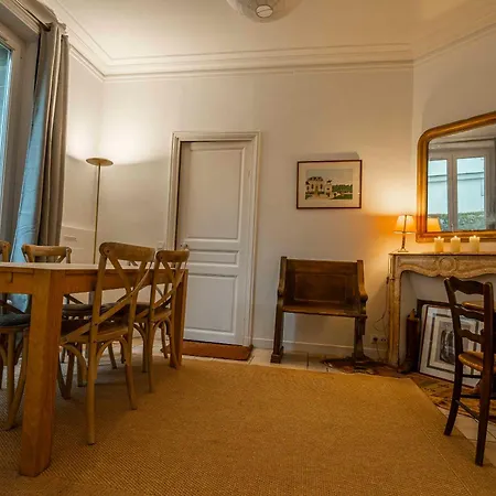 La Maison Du 18 Hébergement de vacances *