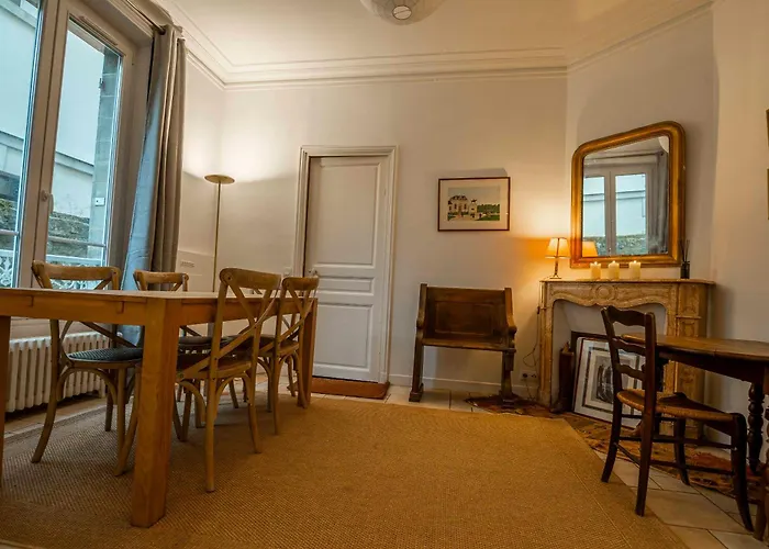 La Maison Du 18 Hébergement de vacances *