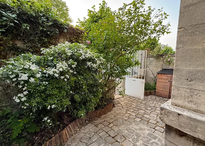 La Maison Du 18 Hébergement de vacances *